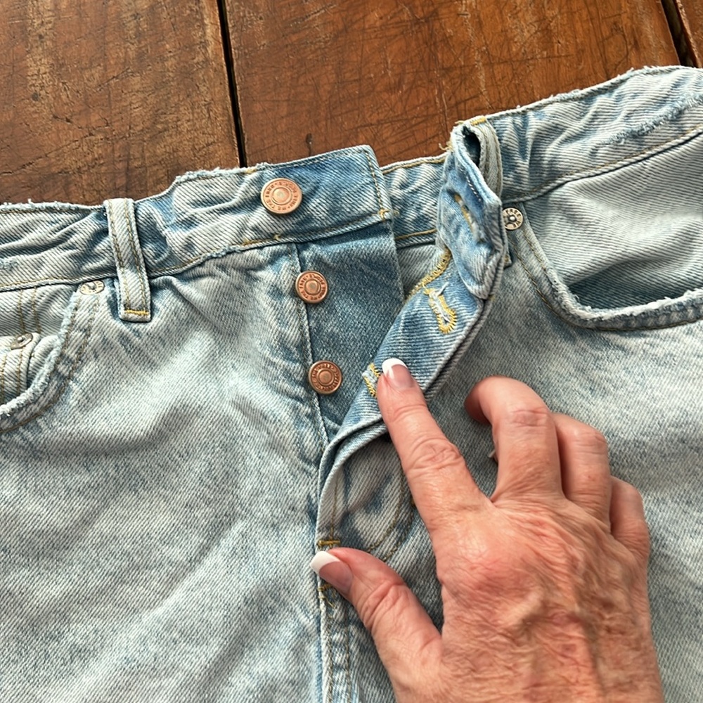 We the Free Free People Twenty-Nine Blue Denim Jeans Pants -  Size 29. Inseam 3” - Picture 2 of 7